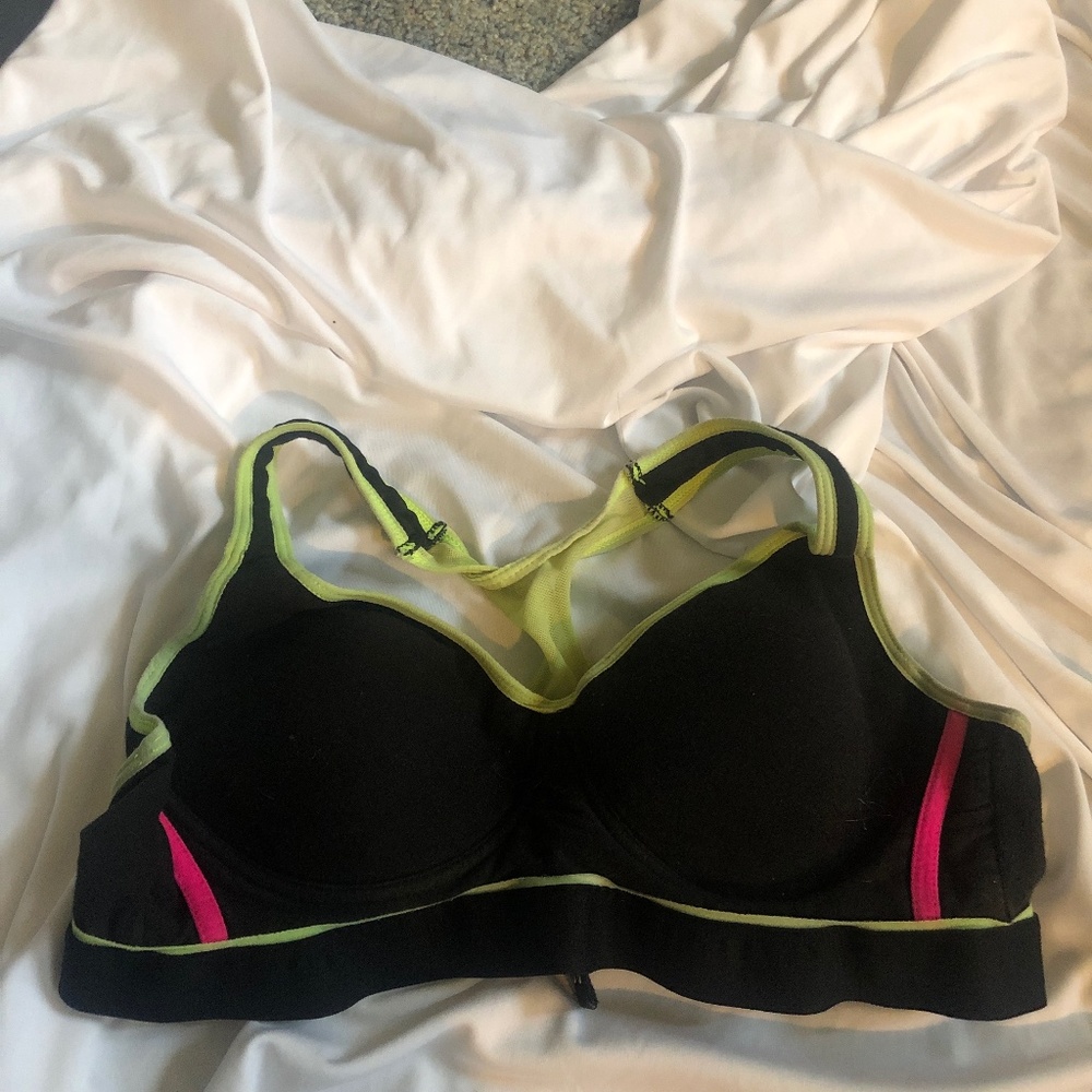 Sports bra